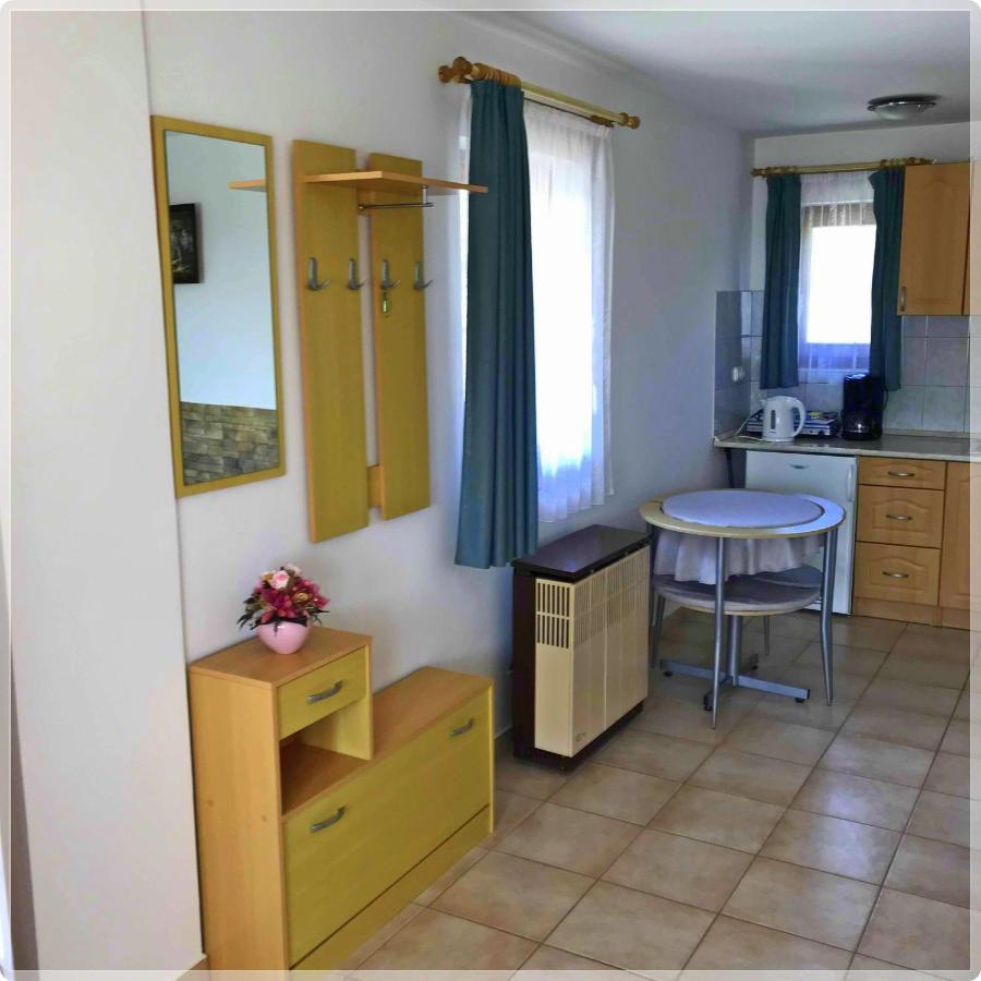 Appartement Kleines Haus à Hévíz Extérieur photo