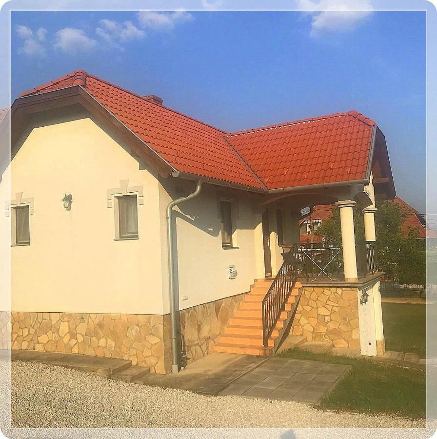 Appartement Kleines Haus à Hévíz Extérieur photo